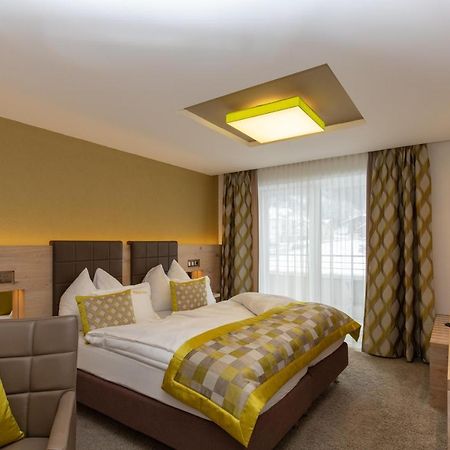Hotel Neder Ischgl Bagian luar foto